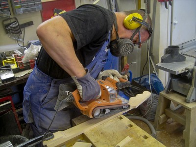 052_Shaping_neck_with_belt_sander.jpg