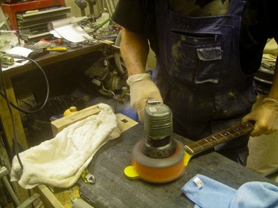 111_Polishing_headstock.jpg