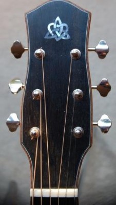 Headstock.JPG