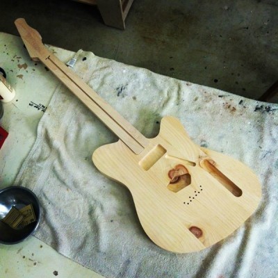 Prototype of a new model. My take on a Tele, basically. I call it the Vireo.