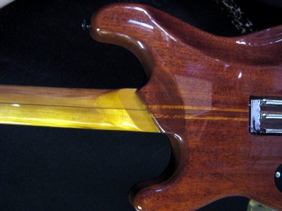 The cutaway neck joint...