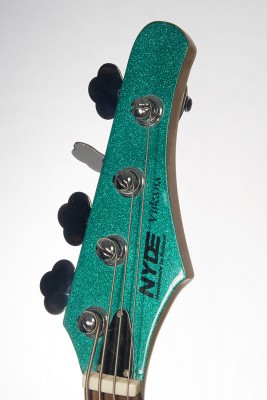 Headstock with logo &amp; model name